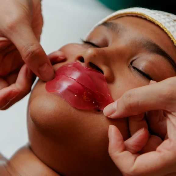 Hidratação Labial Com Colágeno
